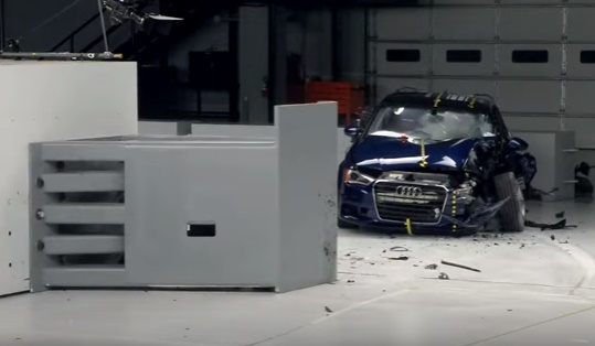 ArabaTeknikBilgi-2015-Audi-A3-Sedan-IIHS-test