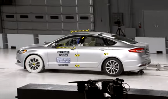 ArabaTeknikBilgi-2017-Ford-Fusion-IIHS-test