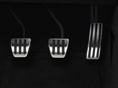 Arabayı zıplatmadan kaldırmak için açıklama