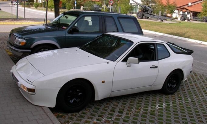 ArabaTeknikBilgi-1982-1985-Porsche-944-2.5