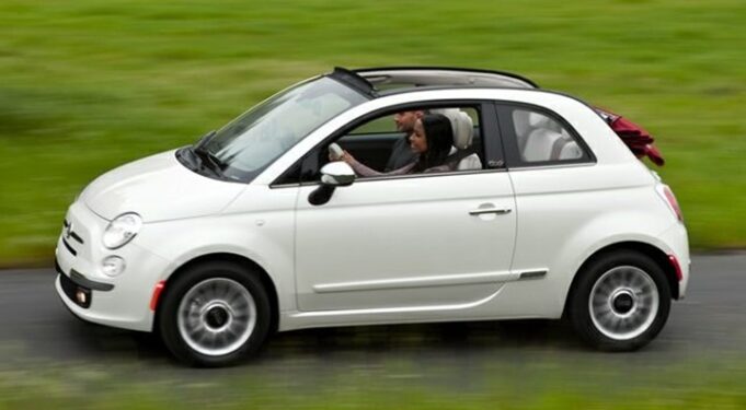 ArabaTeknikBilgi-2016-Fiat-500-C