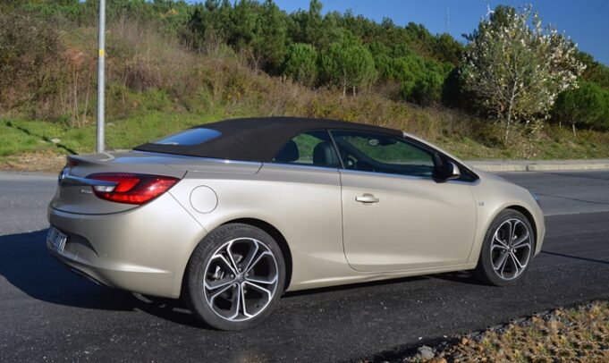ArabaTeknikBilgi-2017-Opel-Cascada