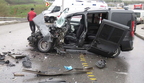 ArabaTeknikBilgi-Yagmur-kazaları