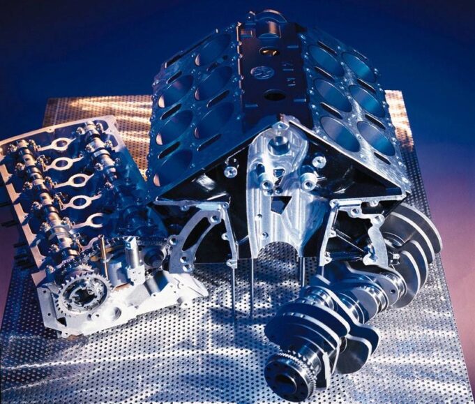 Araba-Teknik-Bilgi-Volkswagen-W12-Motor-bloğu