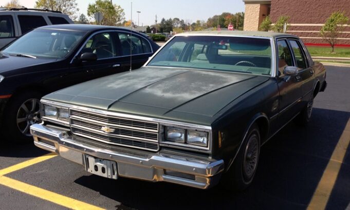 Araba-Teknik-Bilgi-1985-Chevrolet-Impala-Sedan-5.0L