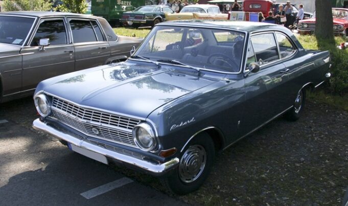 ArabaTeknikBilgi-1963-Opel-Rekord-A-Coupe