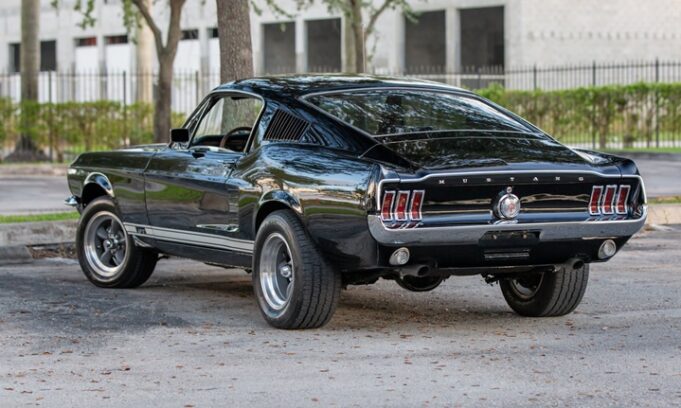 ArabaTeknikBilgi-1967-Ford-Mustang-GT-Fastback