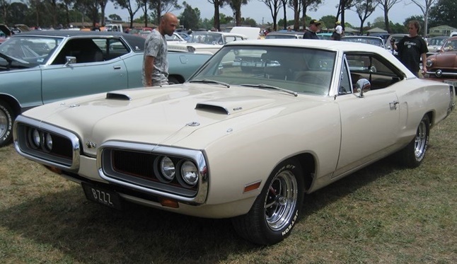 ArabaTeknikBilgi-1970-Dodge-Coronet-Super-bee