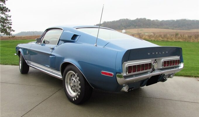 ArabaTeknikBilgi-1968-Shelby-Mustang-Cobra-Fastback-22-G.T.500KR