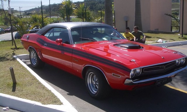 ArabaTeknikBilgi-1971-Dodge-Challenger-RT-440-Six-Pack