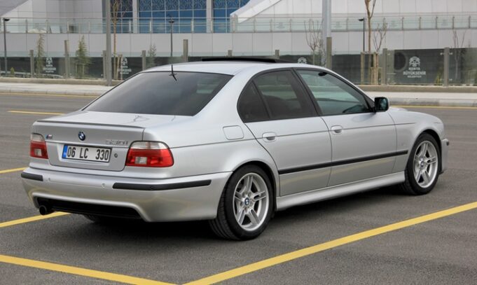 ArabaTeknikBilgi-2000-2003-BMW-530i