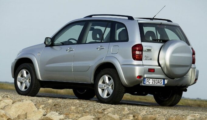 Araba-Teknik-Bilgi-2000-2006-Toyota-RAV4-2.0i