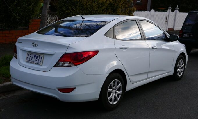 ArabaTeknikBilgi-Hyundai-Accent-Blue