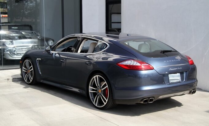 ArabaTeknikBilgi-2009-2013-Porsche-Panamera-Turbo