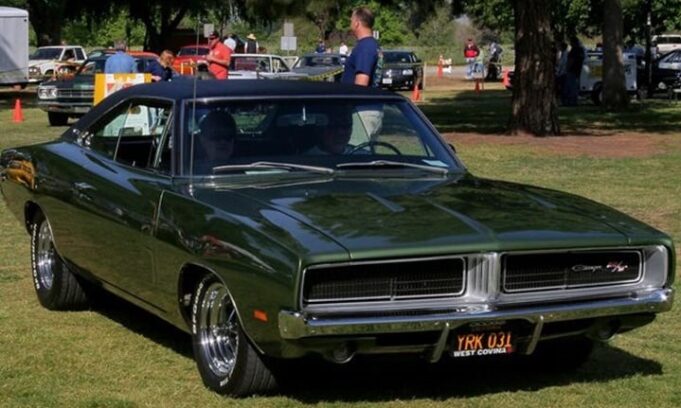 ArabaTeknikBilgi-1969-Dodge-Charger-R-T-440-Magnum